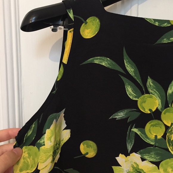 Black Fruit Print Square-neck Button Up Tank Top - Picture 5 of 6